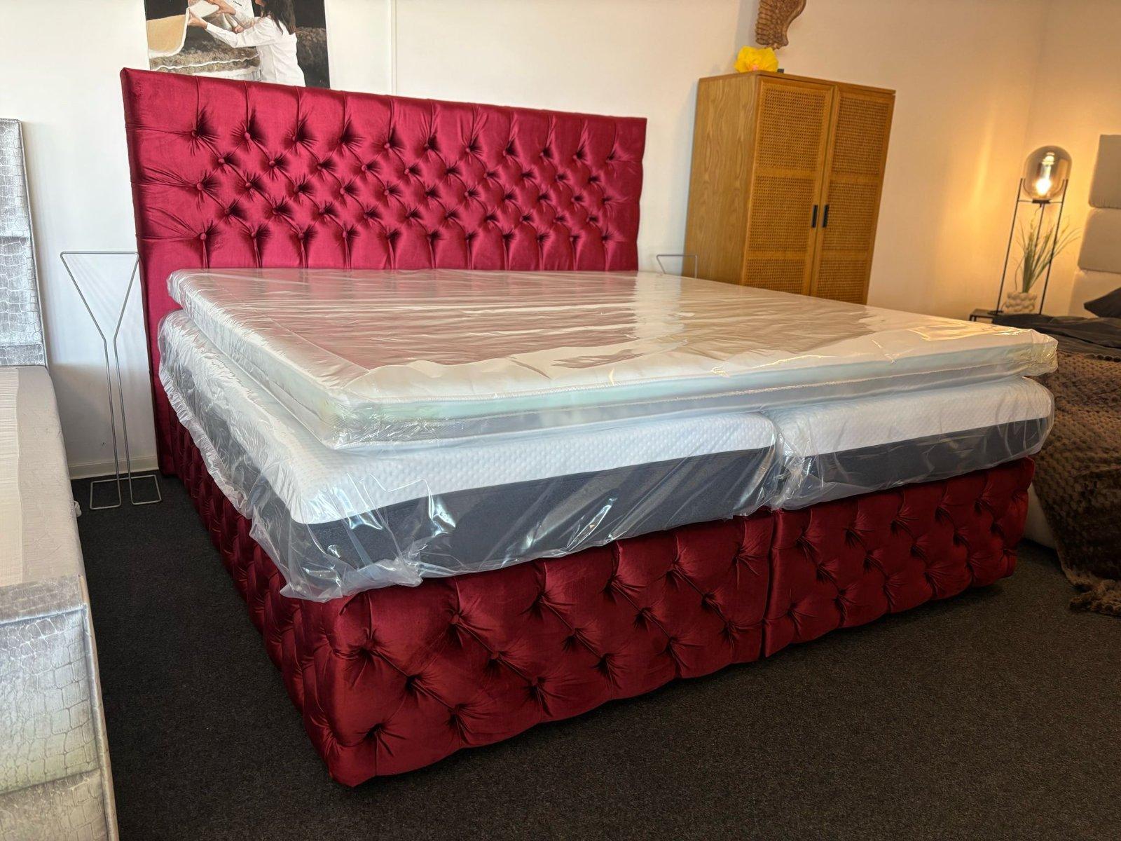 Boxspringbett AURELIA 200x200 cm mit Topper